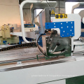 Remise du 10e anniversaire d&#39;usine! Opération simple PVC UPVC Porte de fenêtre Double tête Précision Saw Saw Machine
